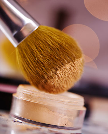 un nouveau pinceau et un fond de teint couvrant avec vente-privee.com